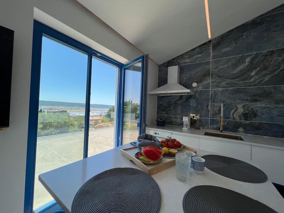 Sea View 2 Bedroom Apartment Порторож Екстер'єр фото