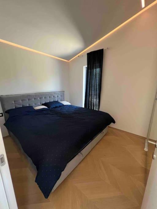Sea View 2 Bedroom Apartment Порторож Екстер'єр фото