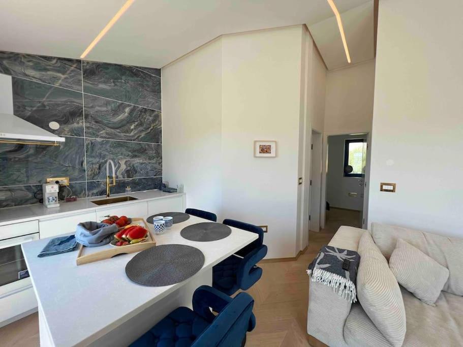 Sea View 2 Bedroom Apartment Порторож Екстер'єр фото